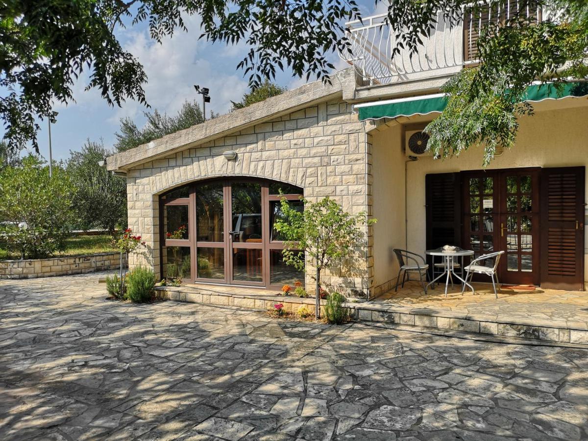 Villa Nina Seline Exteriér fotografie